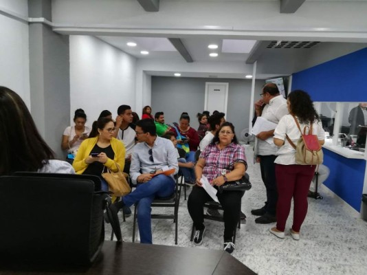 Pasaportes hondureños en España son entregados en solo unas horas