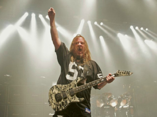 Muere Jeff Hanneman guitarrista de Slayer