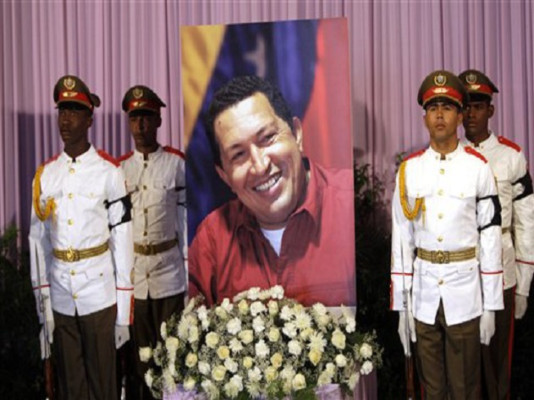 Presidente Raúl Castro encabeza masivo homenaje de Cuba a Chávez