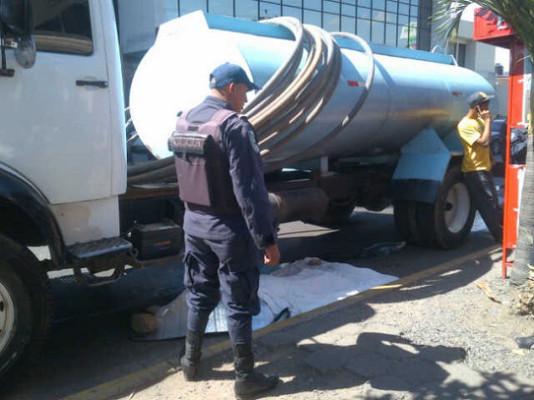 Anciana muere atropellada por camión en bulevar Morazán