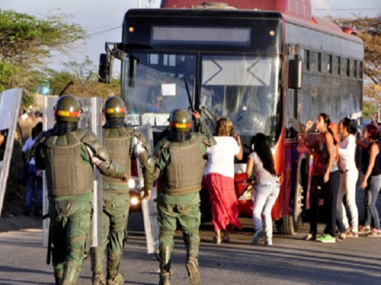 Gobierno anuncia fin de desalojo de cárcel venezolana tras fatal motín