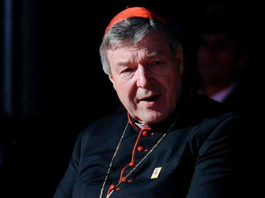 Cardenal australiano critica al Papa por su gobierno y dimisión