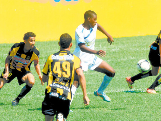 Real España y Olimpia empatan en primera final del torneo de Reservas