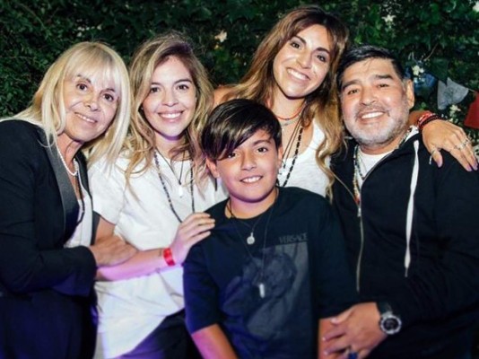 Dos hijas de Maradona declararon ante fiscalía argentina que investiga su muerte