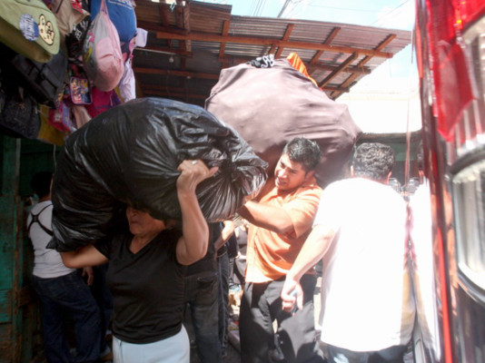 La lucha fue contra fuego y saqueos