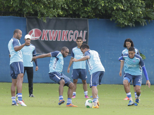 El espía mexicano que cumplió su sueño de conocer a Carlo Costly