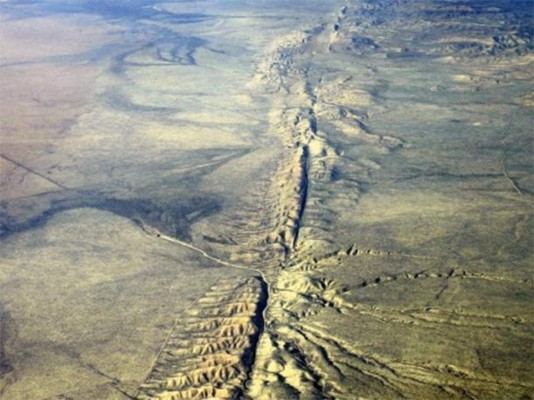 Científico predice terremoto que partirá América en dos