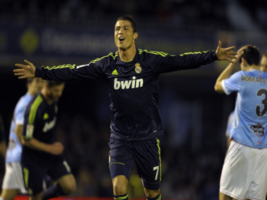 Real Madrid gana con doblete de Cristiano