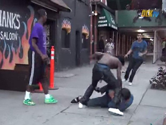 Intentó robar como parte de una broma y terminaron robándole a él