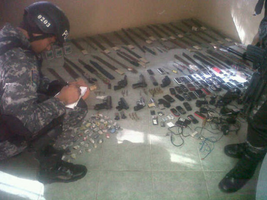 Armas, drogas y celulares en centro penal de San Pedro Sula