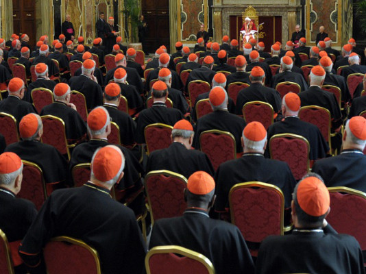 Benedicto XVI pide 'unidad' a la Iglesia Católica