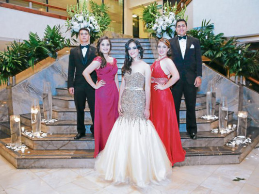 Celebran a lo grande su éxito estudiantil