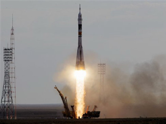 Nave rusa Soyuz despega hacia la Estación Espacial Internacional