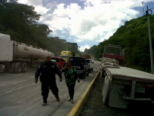 Al menos tres heridos en accidente de bus al oriente de Tegucigalpa