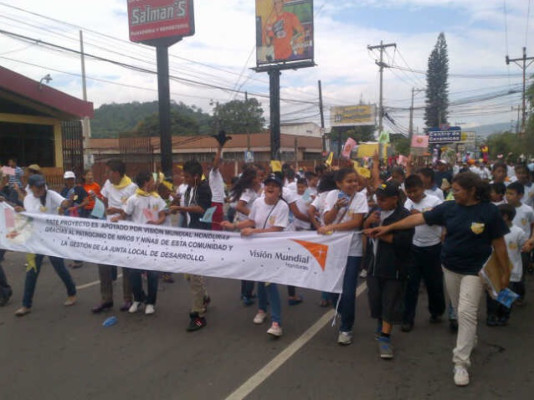 Realizan marcha por la paz en Tegucigalpa