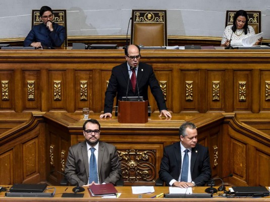 Parlamento venezolano declarará a Maduro en abandono de cargo por crisis&nbsp;