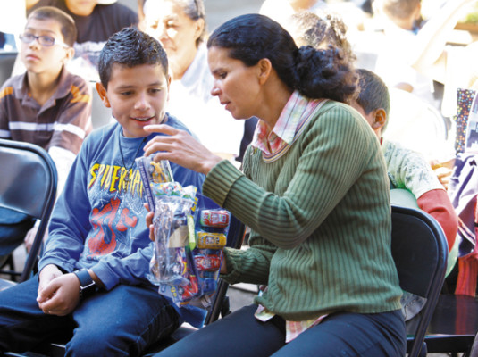 Cumplimos los deseos de los niños que aún creen en Santa
