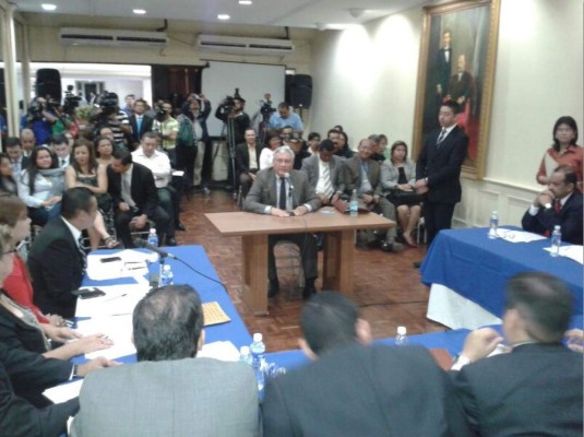 CN inicia audiencias para elegir a ombudsman