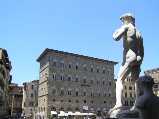 Un David tatuado para celebrar a Miguel Ángel