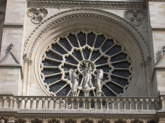 Historia y fe conviven en la Catedral de Notre Dame