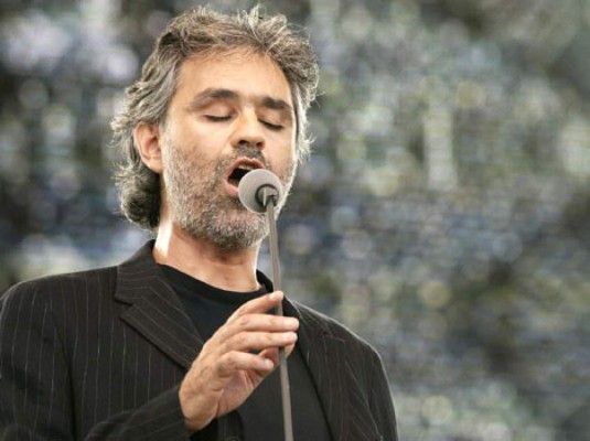 Shakira y Juanes le cantarán al papa Francisco