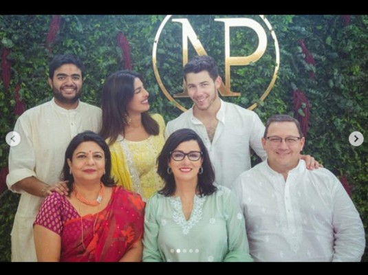 FOTOS: Así fue la fiesta de compromiso de Nick Jonas y Priyanka Chopra
