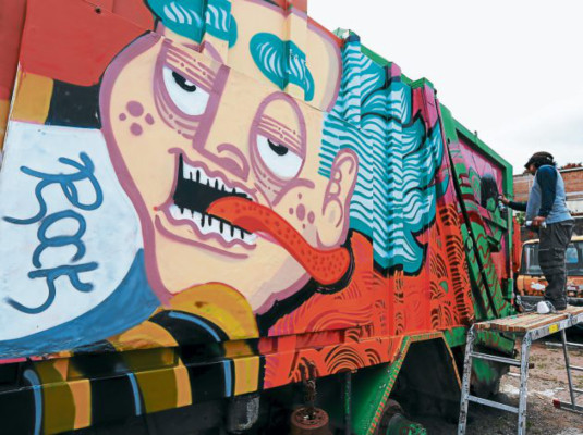 Invasión de arte y cultura en la antigua PC