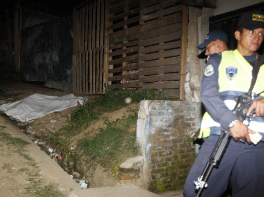 Supuestos miembros de barras asesinan a dos adolescentes