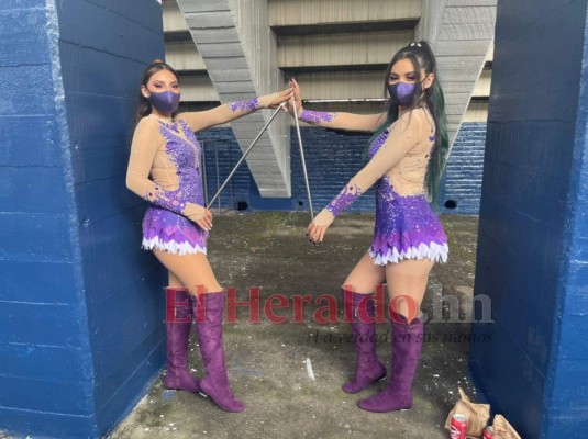 Bellas palillonas del Central se lucen en el show del Bicentenario (FOTOS)