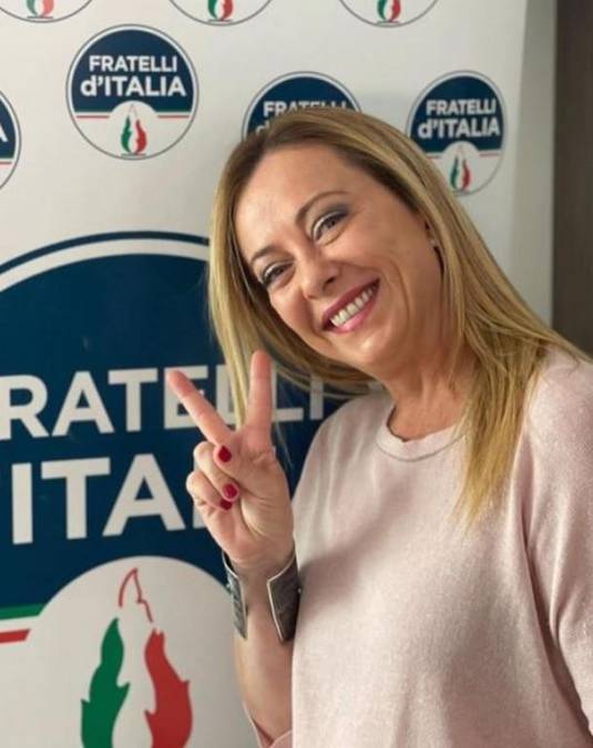 Giorgia Meloni, controvertida política que se convierte en la primera mujer en gobernar Italia