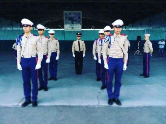 Bombero héroe: Sin plaza, sin salario y con el sueño de ser ingeniero civil (Fotos)