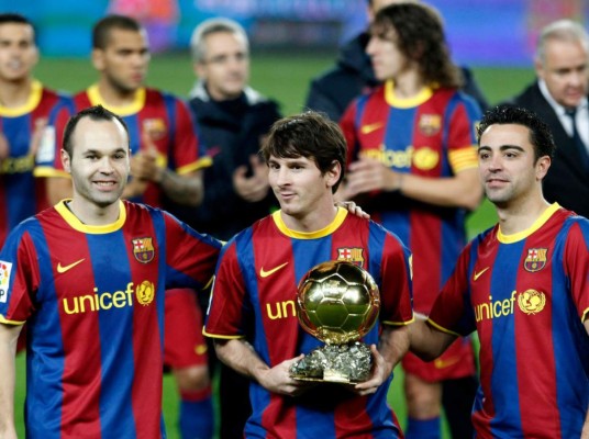 Messi será el capitán ante la partida de Iniesta