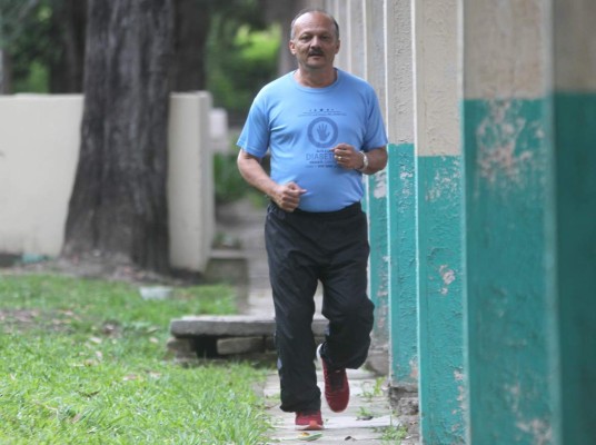 Marvin Macedo, director del hospital Santa Rosita, un psiquiatra loco por las ruedas