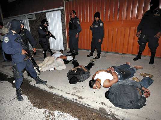 Fallece presunto marero en persecución