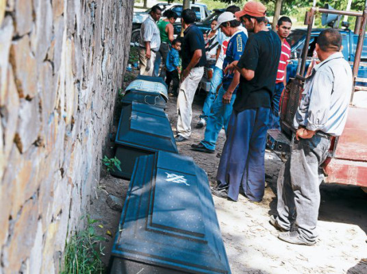 Buscaban a pastor, pero mataron a madre, dos hijos y un vecino