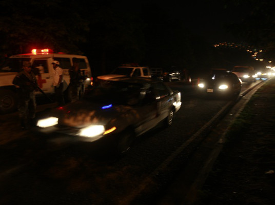 Acribillan a dos oficiales separados de la Policía por irregularidades