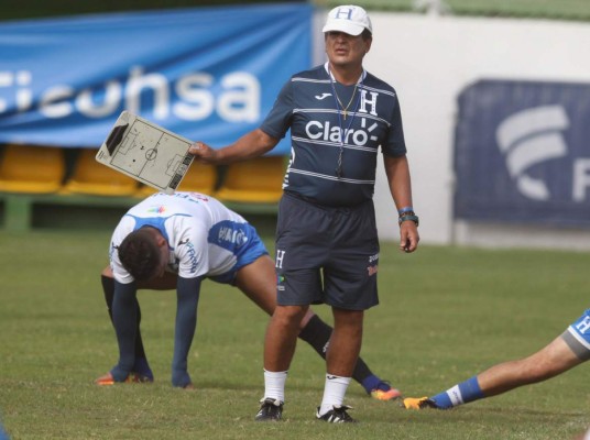 Jorge Luis Pinto: 'Tengo la cabeza destrozada de pensar'