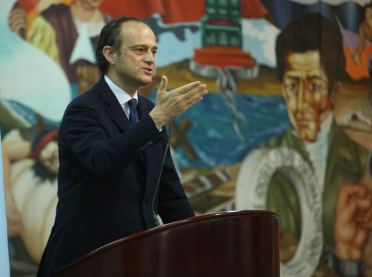 Compendio de un delito literario, por Miguel Albero