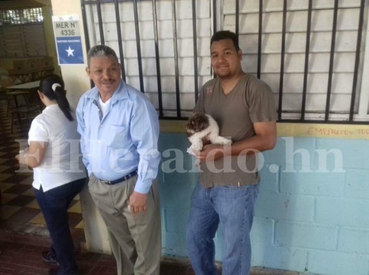 Las curiosidades durante las elecciones primarias en Honduras en fotos