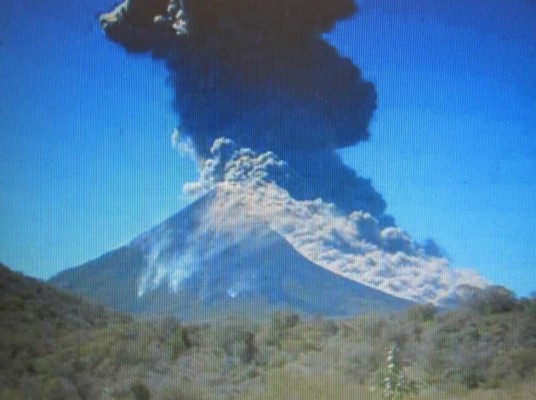 Nicaragua vigila el volcán Momotombo por fuerte y gigantesca explosión&nbsp;&nbsp;&nbsp;