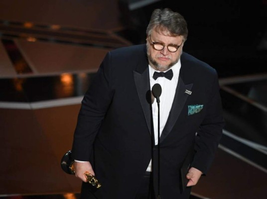Guillermo del Toro gana su primer Oscar y es el tercer mexicano en lograrlo