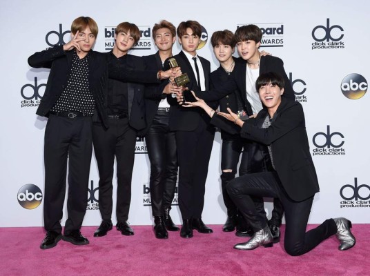 ¿Quiénes son BTS, el grupo surcoreano que causó furor en los Premios Billboard 2017?