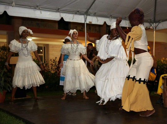 Una velada de intercambio cultural entre Honduras y Estados Unidos