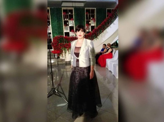 Las madres más elegantes en la gala de los Seniors 2017 de la Macris School