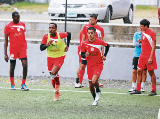 Donis Escober va por su título número 13 con Olimpia