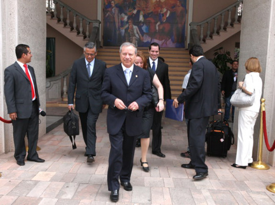 Canciller de Costa Rica habla con presidente de Honduras sobre conflicto con Nicaragua