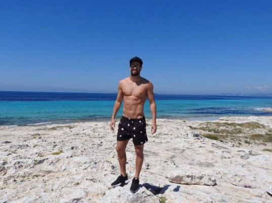 Jugador mexicano cancela boda y se declara bisexual