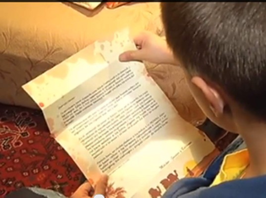 Un tabloide sueco busca al migrante que escribió una apasionada carta de amor