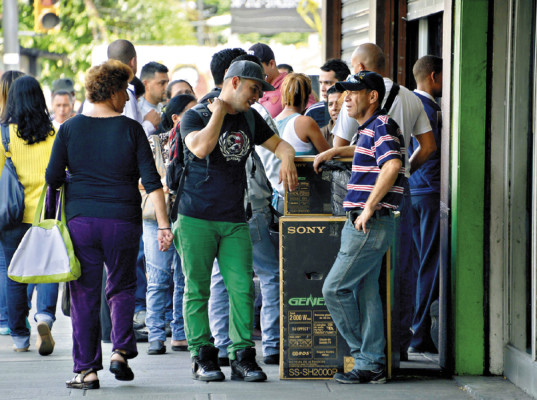 Maduro con poderes para dirigir transición a socialismo