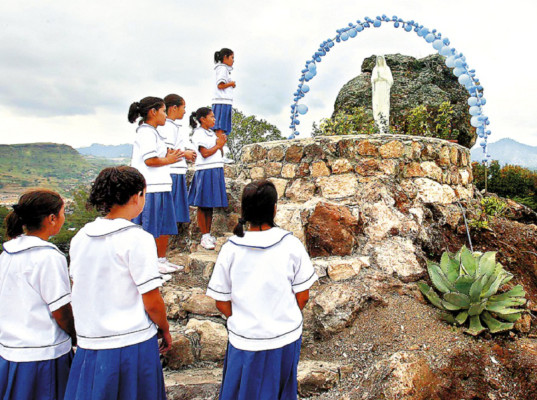 Un centro educativo donde se forman mujeres de bien